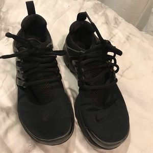Woman’s nike prestos